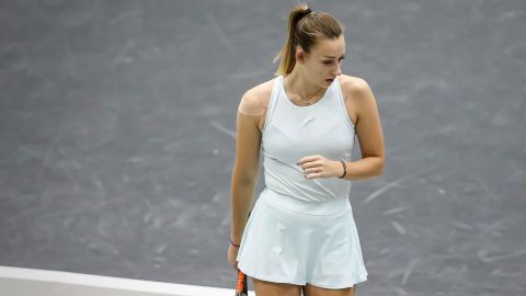 Yana Sizikova before a match at the Linz Open in 2020.
