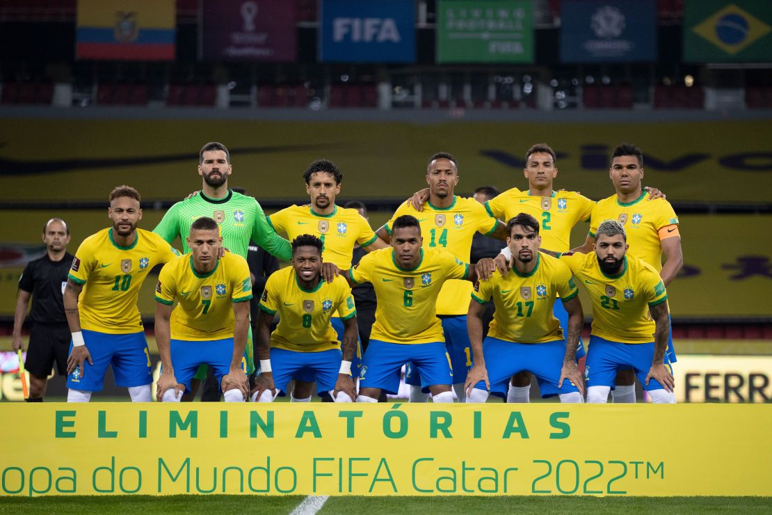 Players of Brazil pose for an official photo before the 2022 World Cup qualifier against Ecuador.