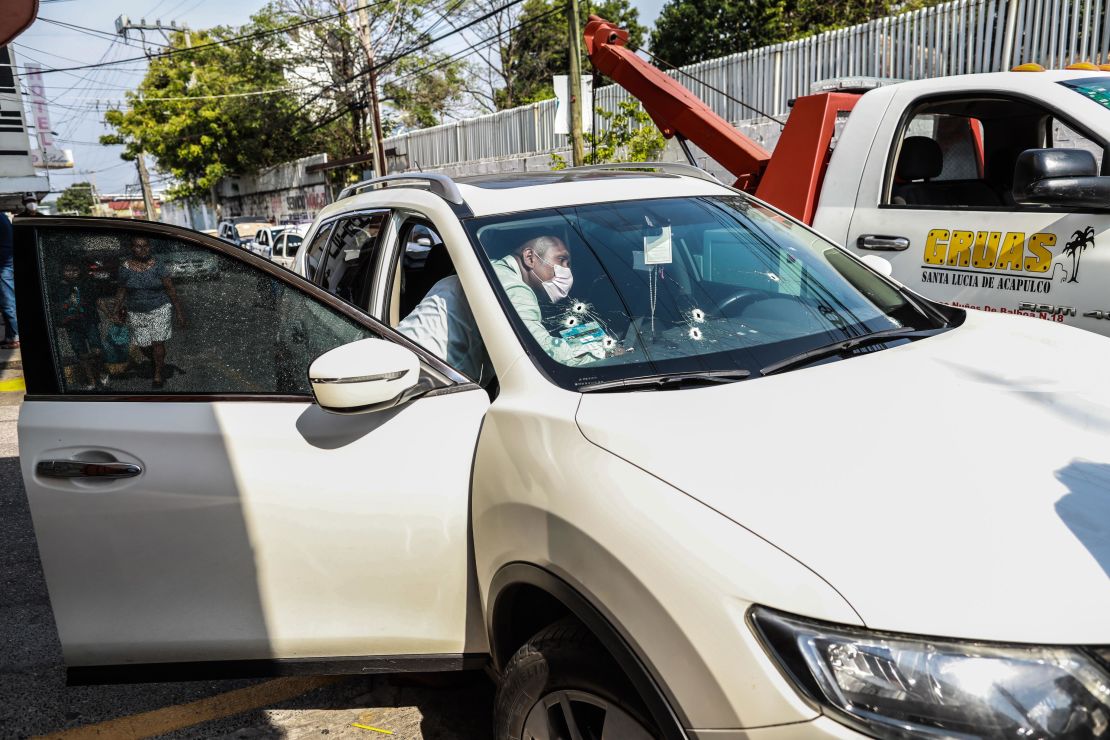 The vehicle which political candidate José Alberto Alonso Gutiérrez was traveling in during an armed attack. 