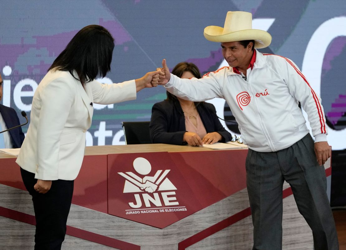 Peruvian presidential candidates, Pedro Castillo (right) and Keiko Fujimori (left) before the start of their last debate on May 30.