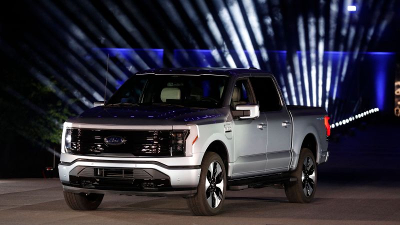 Read more about the article Ford just raised the price of its electric F-150 by up to $8500 – CNN