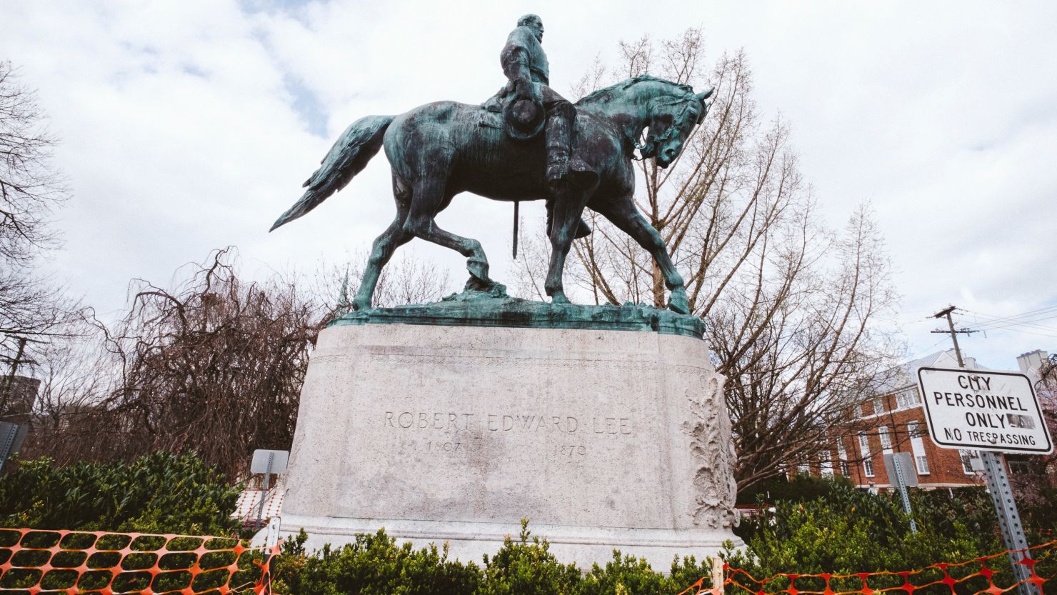 Charlottesville prepares to take down Confederate statues on Saturday CNN