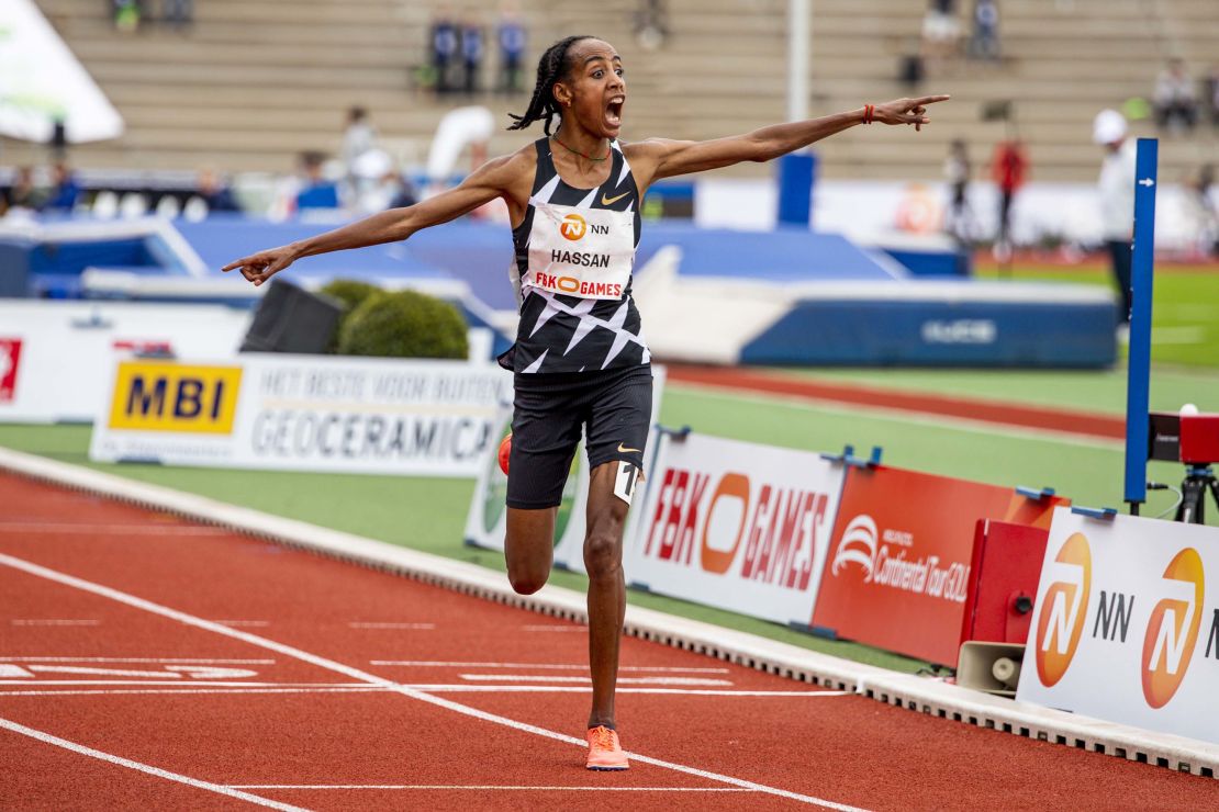 Hassan celebrates her world record -- a mark that would only stand for just two days. 