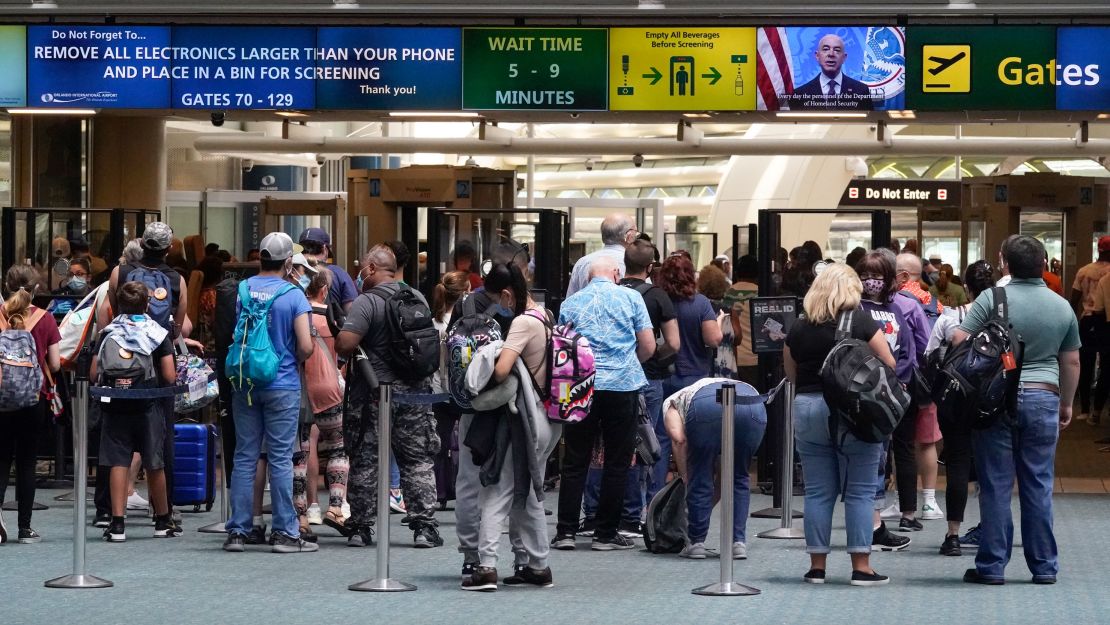 The TSA is currently trying to hire 6,000 workers.