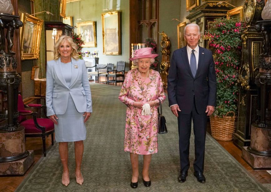 The Queen <a href="https://www.cnn.com/2021/06/13/politics/president-biden-g7-day-3/index.html" target="_blank">meets with US President Joe Biden and first lady Jill Biden</a> in the Grand Corridor of Windsor Castle in June 2021.