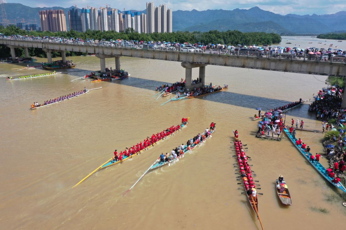 01 Dragon boat festival China 0613