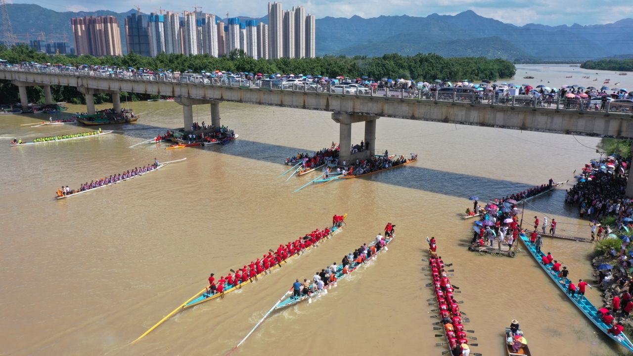 01 Dragon boat festival China 0613