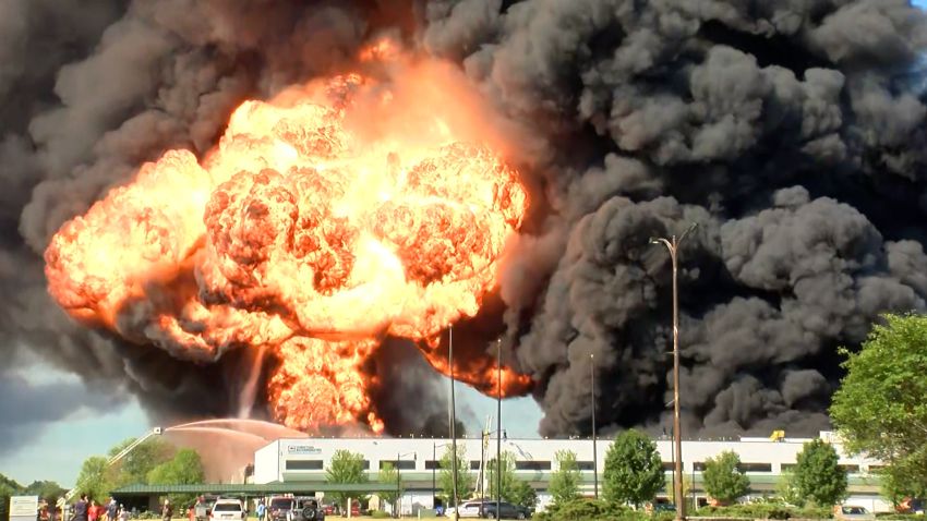 illinois chemical factory fire explosion
