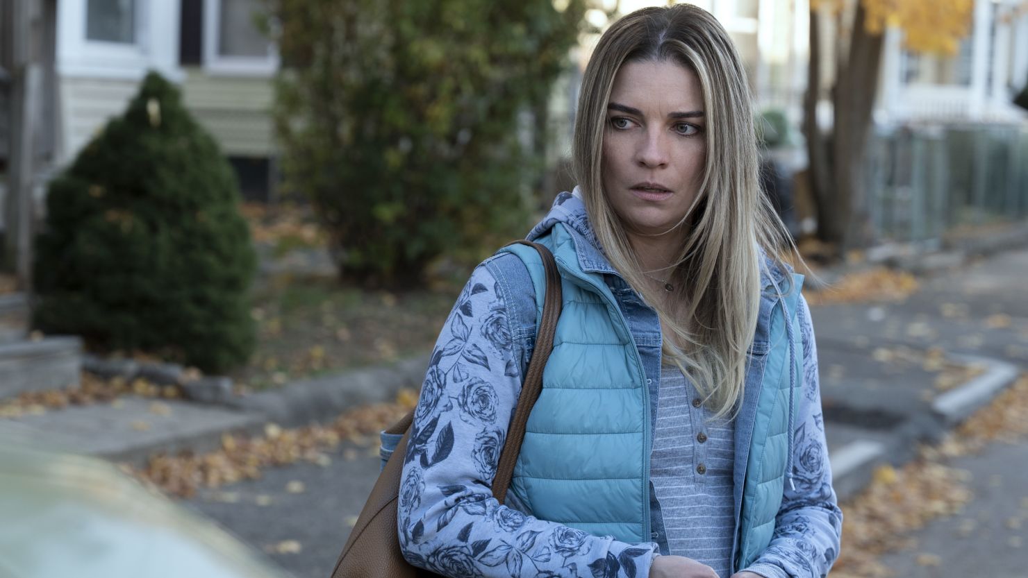 Annie Murphy plays a desperate housewife in the AMC series 'Kevin Can F*** Himself' (Jojo Whilden/AMC).