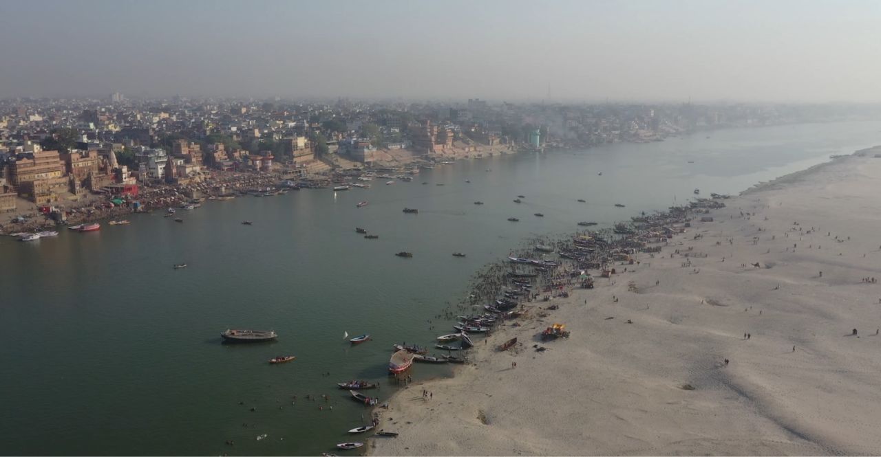 Ellipsis has also mapped trash on the banks of the Ganges river in India. The data gathered showed where the waste was coming from as well as where it ended up, helping to drive behavior change and policy. 