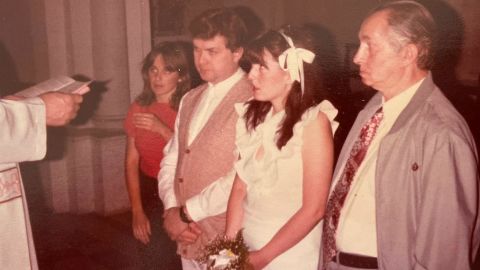After getting married in Italy, Angelo Capurro and Patricia Mollard held a religious wedding ceremony in Mollard's hometown of Buenos Aires, Argentina, in 1985. 