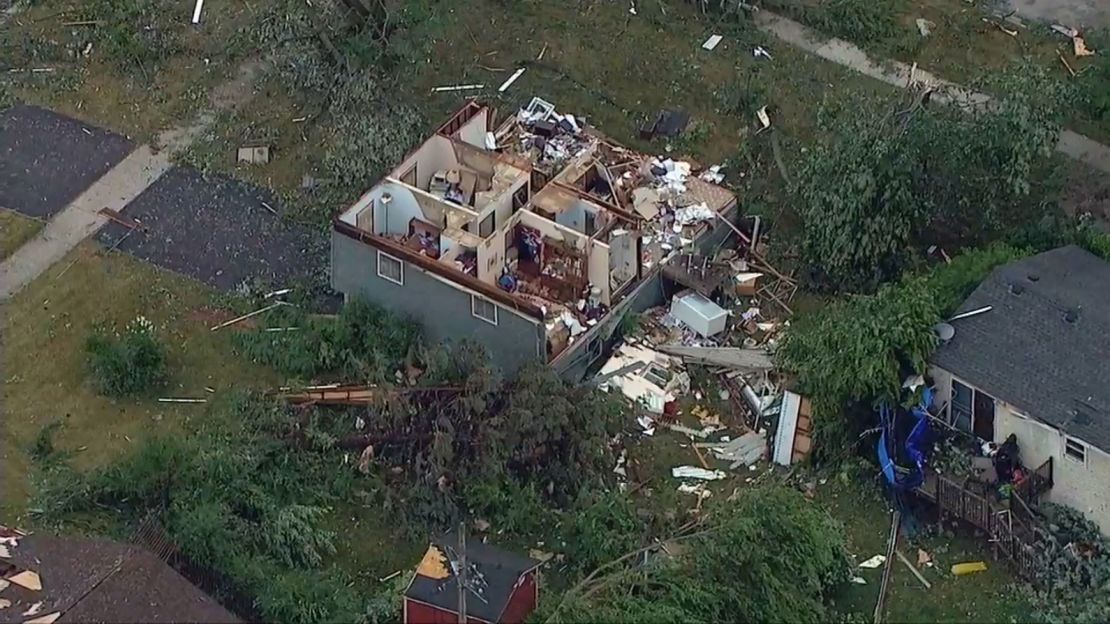 Chicago-area tornado and storm injure at least 5 people as storms move ...