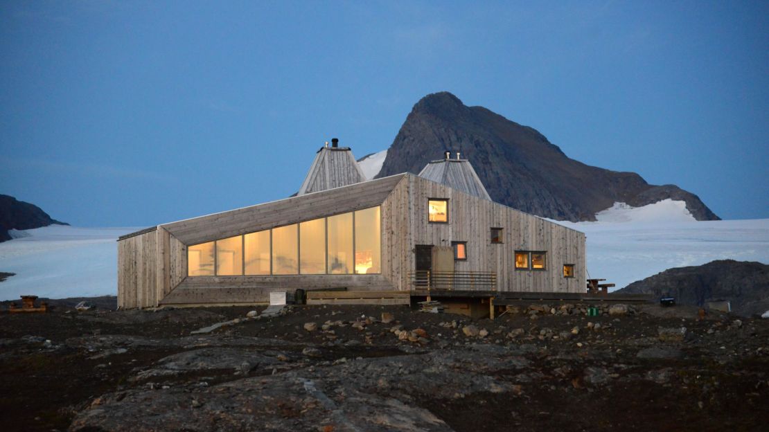 Nordic nowhere: Rabothytta hut.