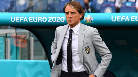 Roberto Mancini has lit up the Euros with his Giorgio Armani suit.