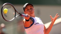 PARIS, FRANCE - JUNE 01: Ashleigh Barty of Australia plays a forehand in their ladies first round match against Bernarda Pera of The United States during day three of the 2021 French Open at Roland Garros on June 01, 2021 in Paris, France. (Photo by Adam Pretty/Getty Images)