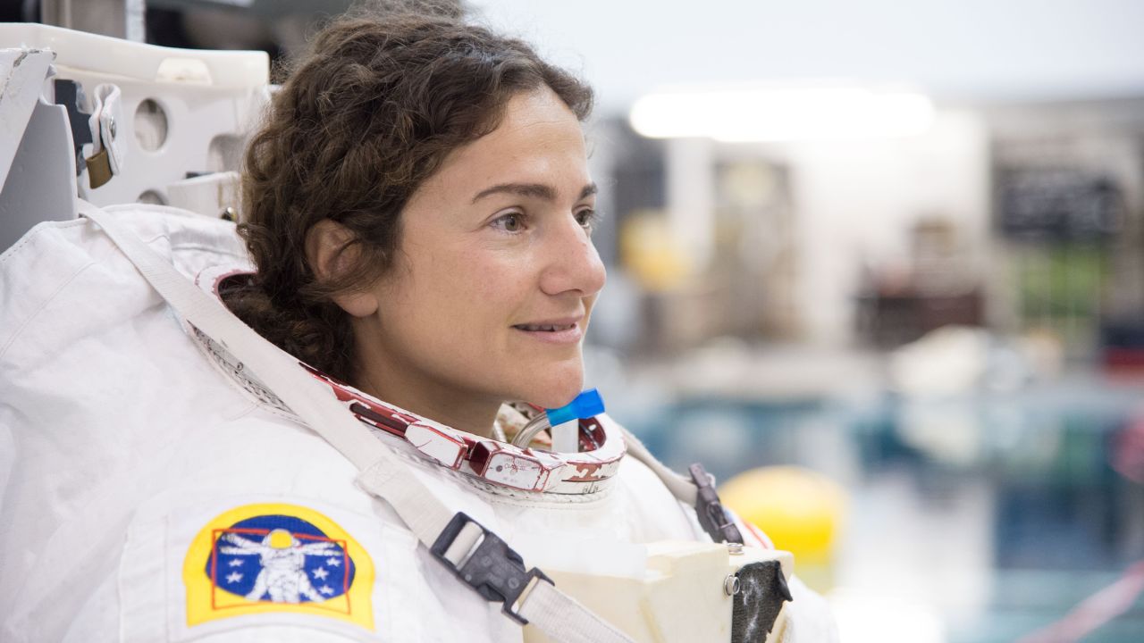Astronaut Jessica Meir worked on the heart cell experiment while it was on the space station.
