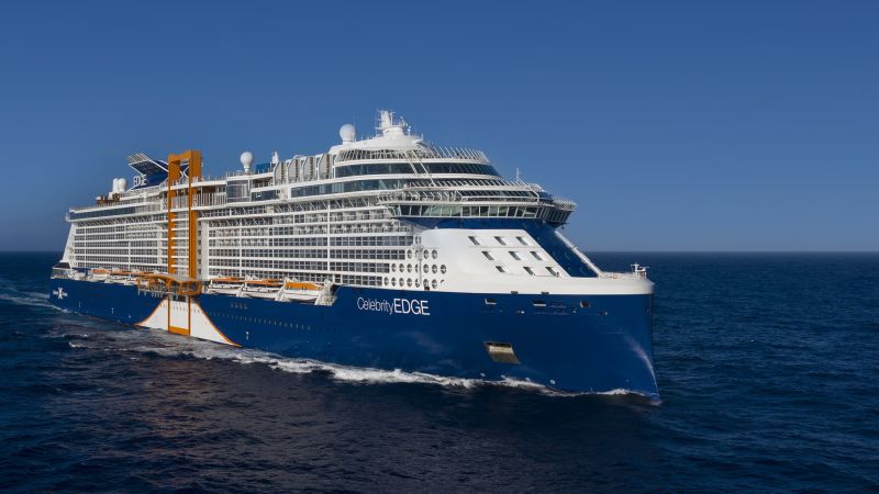 cruise ship with 800 passengers with covid