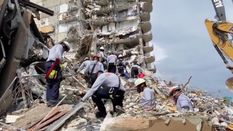 01 miami building collapse 0625