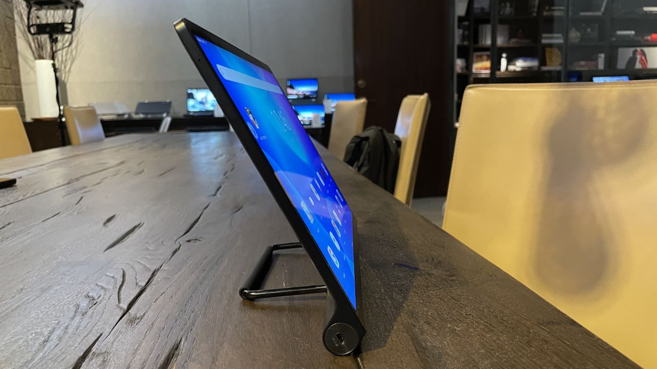 yoga tab 13 side