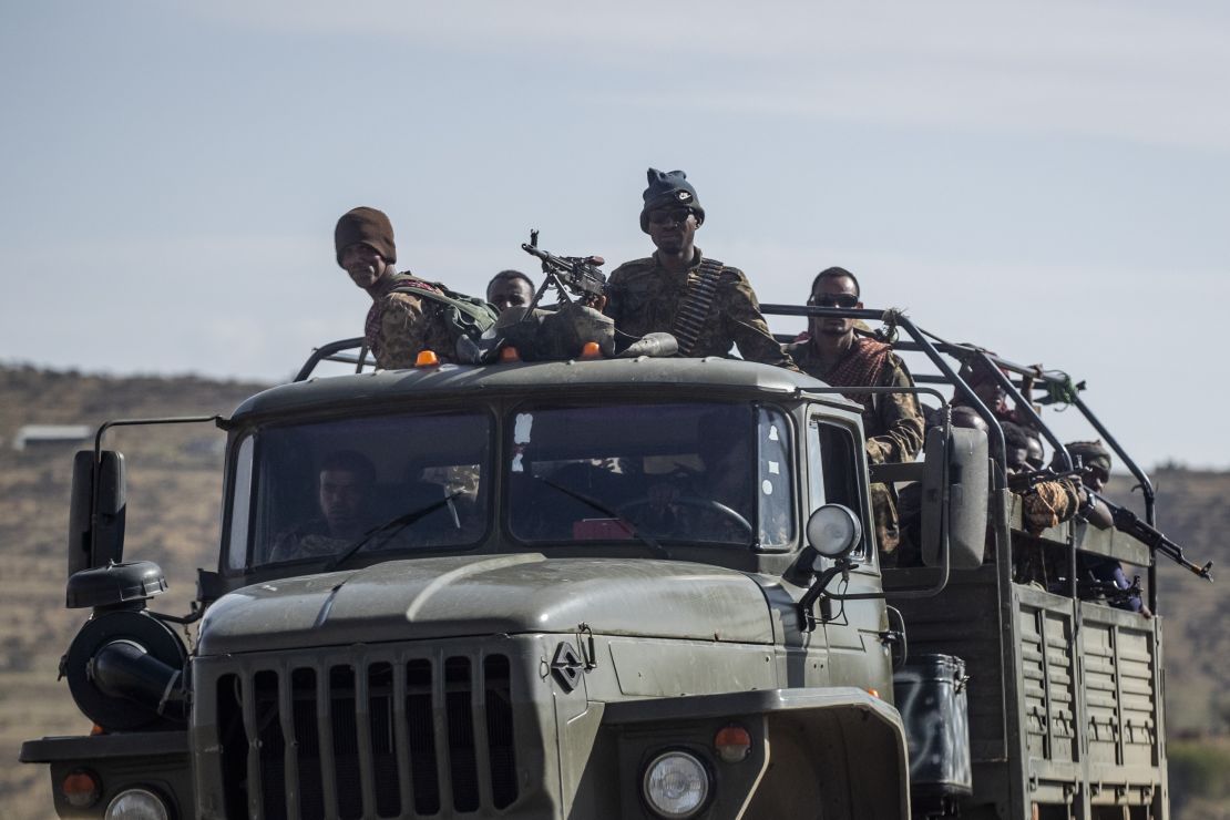 Ethiopian government soldiers on a road north of Mekelle on May 8.
