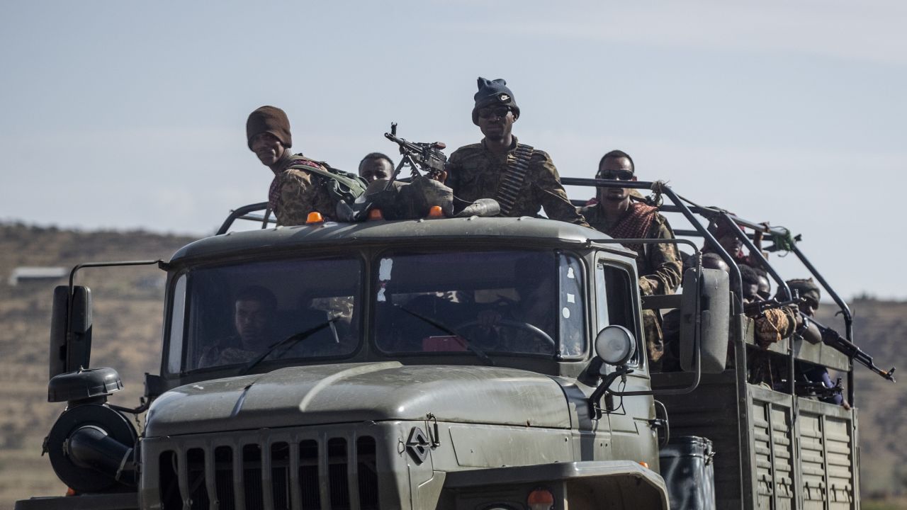 Ethiopian government soldiers on a road north of Mekelle on May 8.
