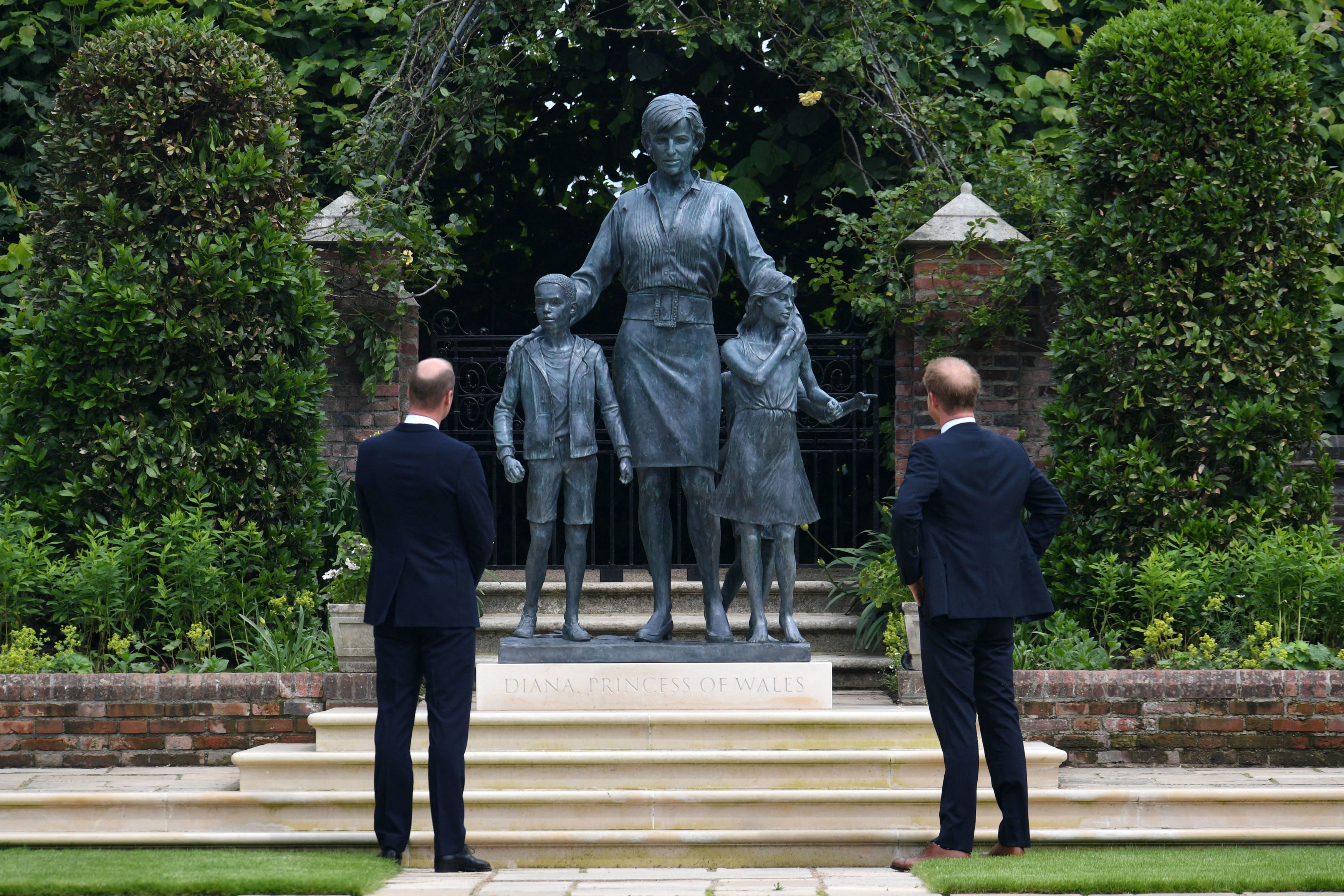 Watch Prince William and Prince Harry unveil Diana statue