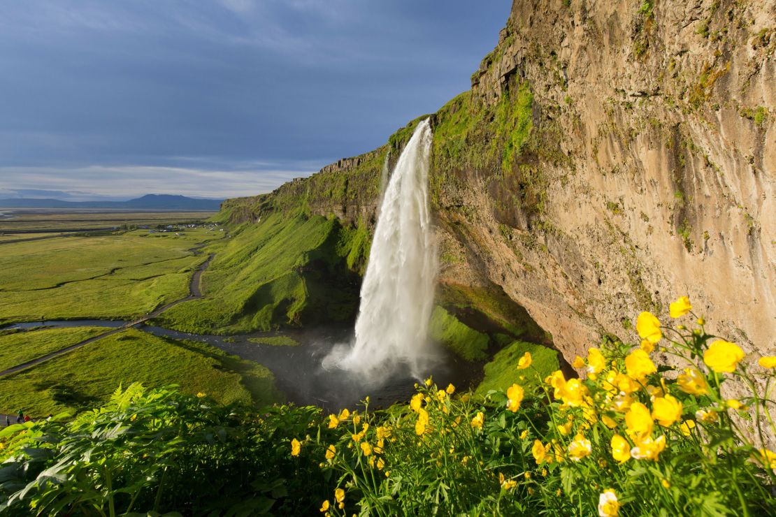 Seljalandsfoss waterfall is a spectular sight in southern Iceland.