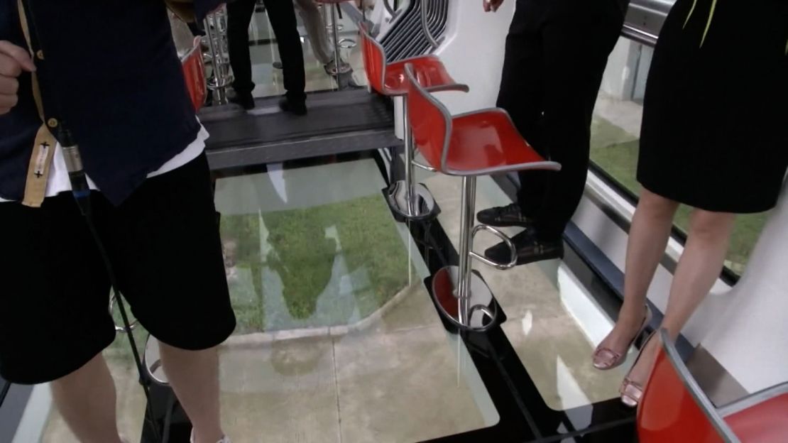 The cars on Chengdu's new Zhongtang Air Railway have transparent floors.