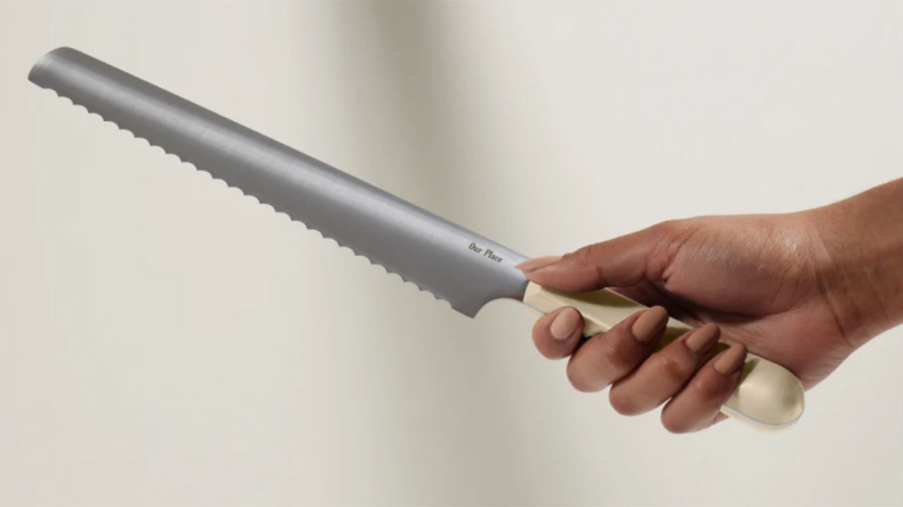 The Serrated Slicing Knife