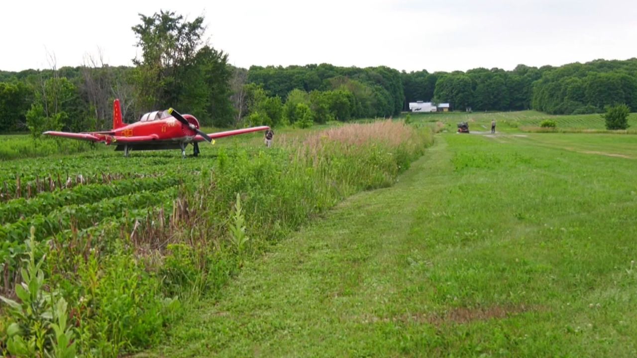 01 canada airplane lawnmower accident
