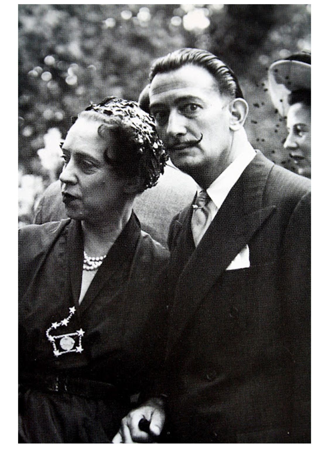 Elsa Schiaparelli and Salvador Dalí in 1949.