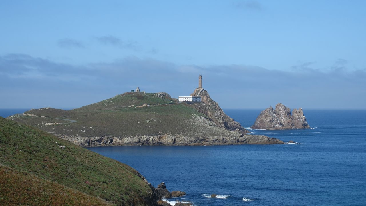 <strong>Lighthouse:</strong> Cabo Vilán Lighthouse is set on a rocky promontory north of Camariñas.