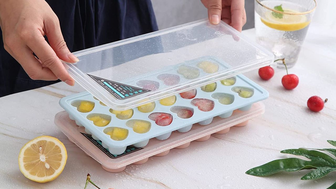 Silicone Ice Cube Trays With Lids, Set of 3