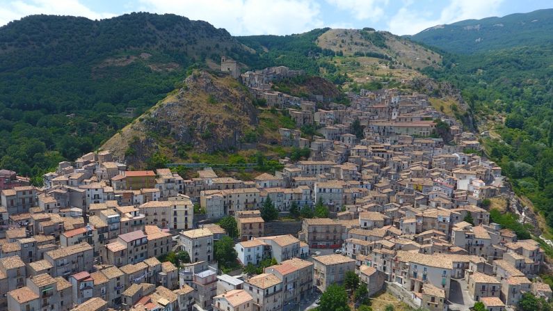 <strong>San Donato di Ninea: </strong>The view from high up on the peaks above this Calabrian village takes in the region's two seas: the Ionian and Tyrrhenian.