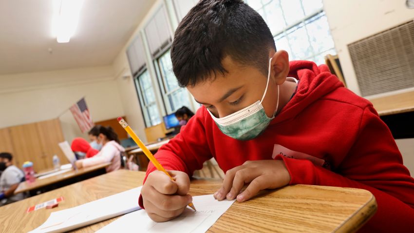 Los Angeles, CaliforniaJune 23, 2021Arnold Madris, age 9, is one of the students in teacher Dorene Scala third grade summer school class at Hooper Avenue School on June 23, 2021. Students must wear a mask throughout the day. (Carolyn Cole / Los Angeles Times via Getty Images)