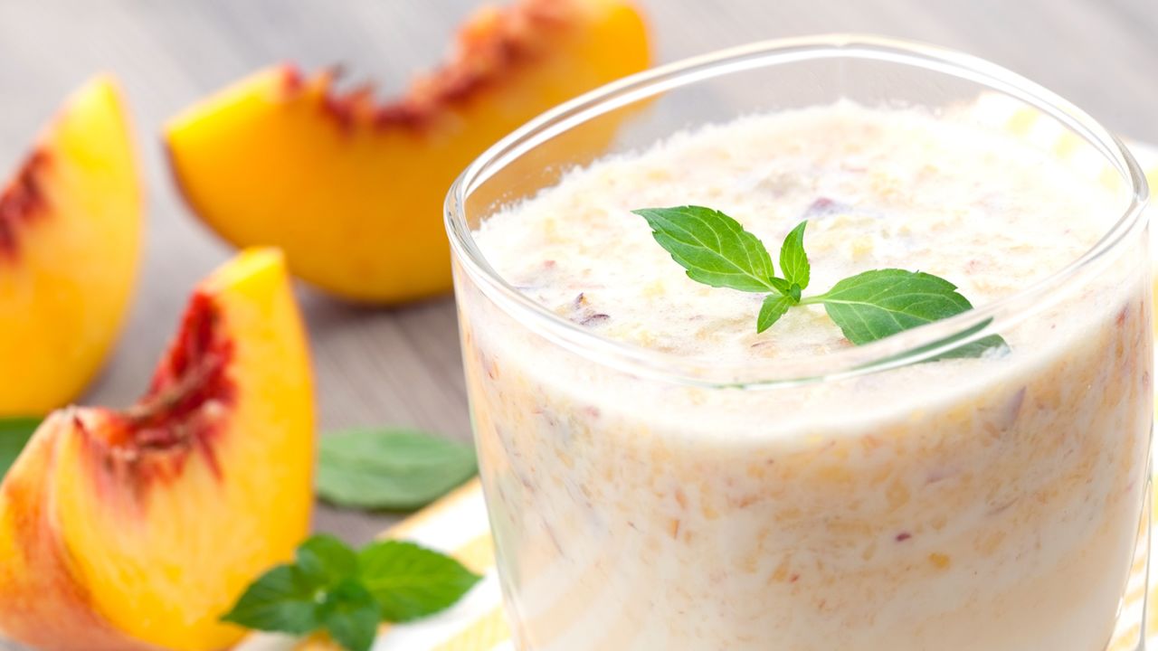 Overnight oats are a delicious way to enjoy peaches for breakfast.