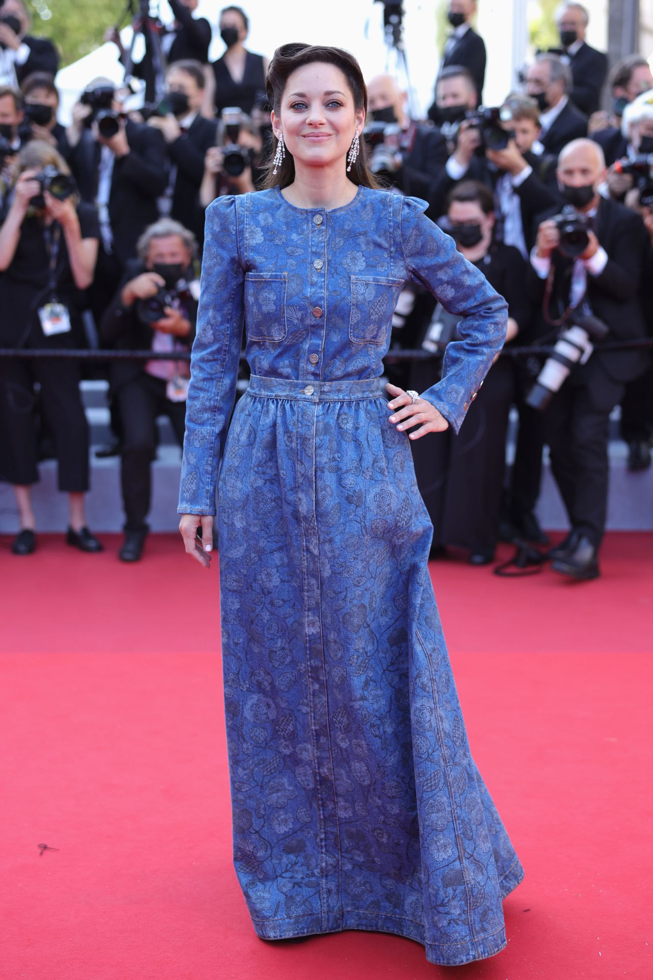 Marion Cotillard wore a denim button-down Chanel evening gown.