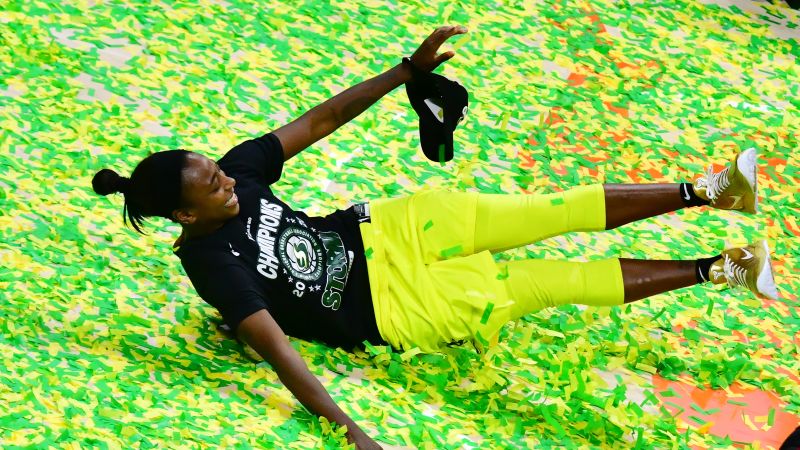 Fotosuratlar ayollarning qanday sikilganini korsatadi