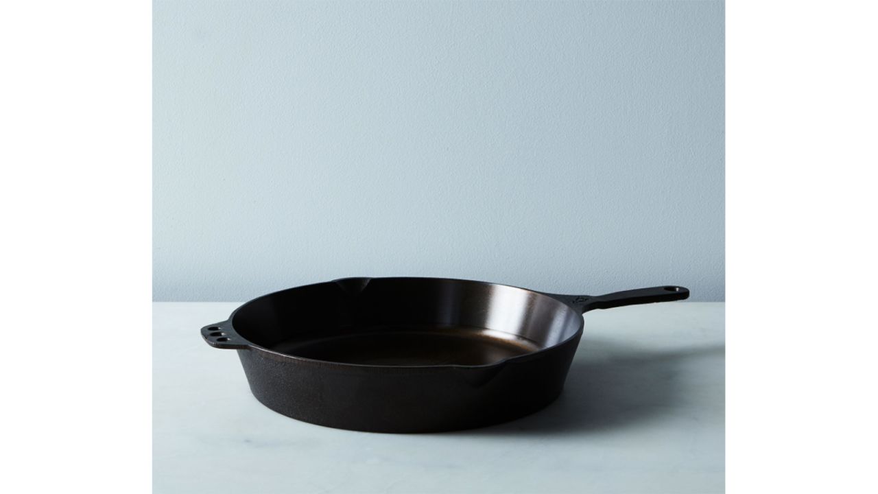 Smithey Cast-Iron Cookware No. 12