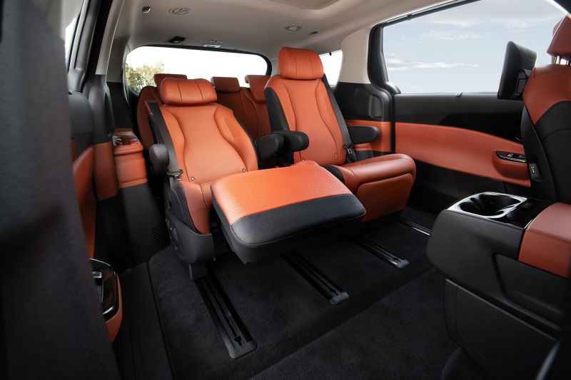 Minivan with the most sales legroom