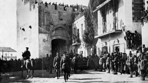 General Allenby entering through the Jaffa Gate into Jerusalem. In 1917, General Allenby was commander of the British Expeditionary Forces in Egypt, and under instructions from the British Foreign Office, Allenby entered Jerusalem on foot as a mark of respect for the sacredness of the city.  (Photo by Jewish Chronicle/Heritage Images/Getty Images)