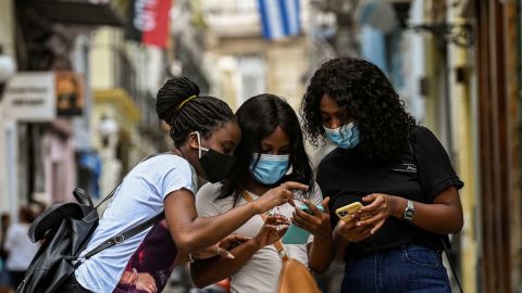 Anti-government protests have gained momentum through the growth of mobile internet in Cuba. 