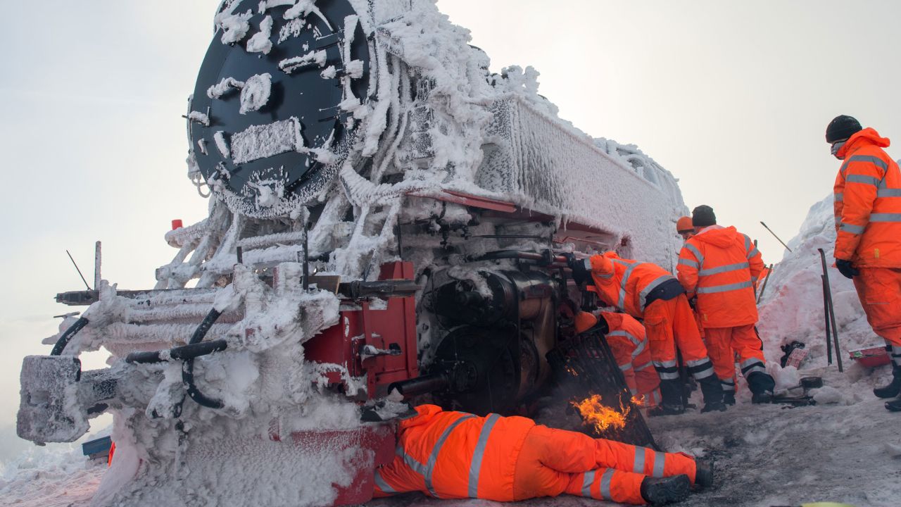 <strong>Cold climate: </strong>In winter, the trains regularly battle against heavy snows and freezing temperatures on the mountains. Sometimes needing to be dug out or de-iced with fires. 