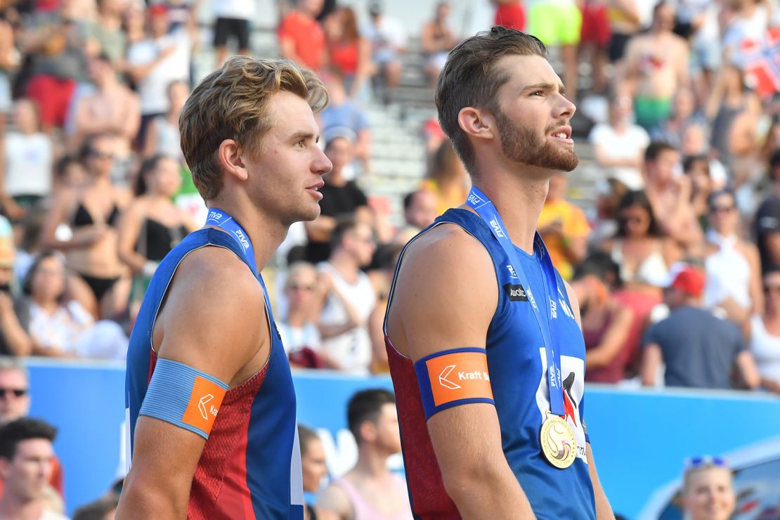 Mol (right) and Sørum (left) are coached by Mol's father, Kåre Mol, as part of the Beachvolley Vikings.
