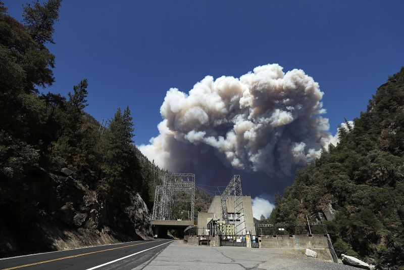 Bootleg Fire, The Largest Wildfire In The US, Has Burned Almost 400,000 ...