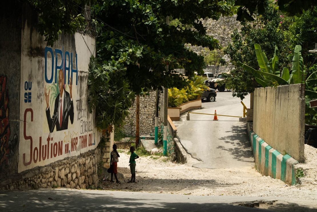 Mural of Moise outside his residence in Port au Prince