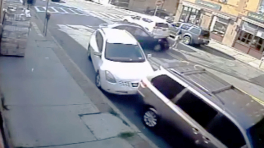 new york police save mother baby trapped under car nr vpx_00003020