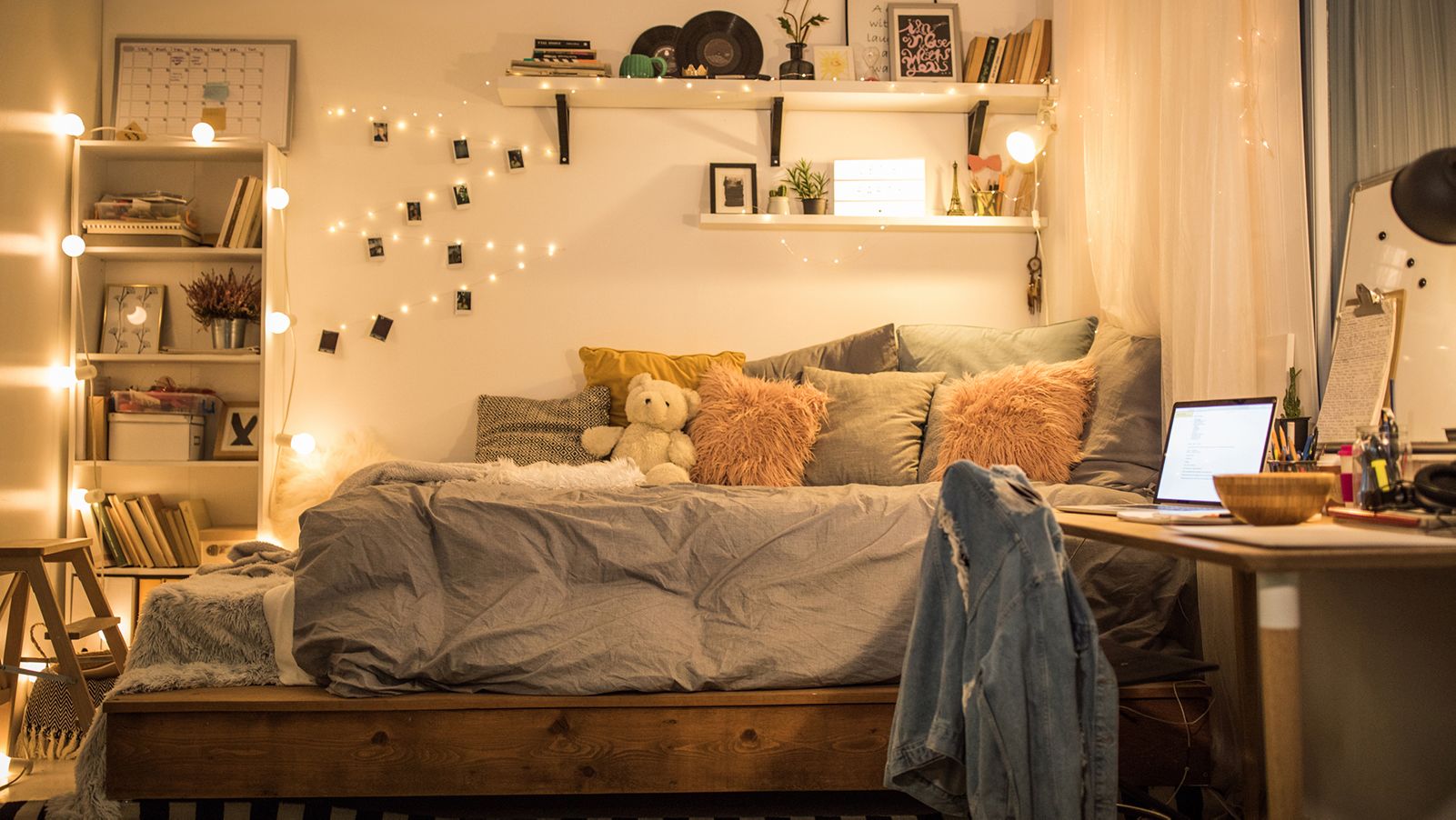 Dorm Room Essentials - Organize and Decorate Everything