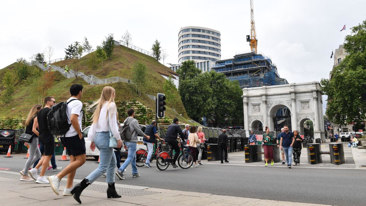 The Marble Arch Mound is meant to be London's latest visitor attraction -- but visitors say it's little but a heap of earth.