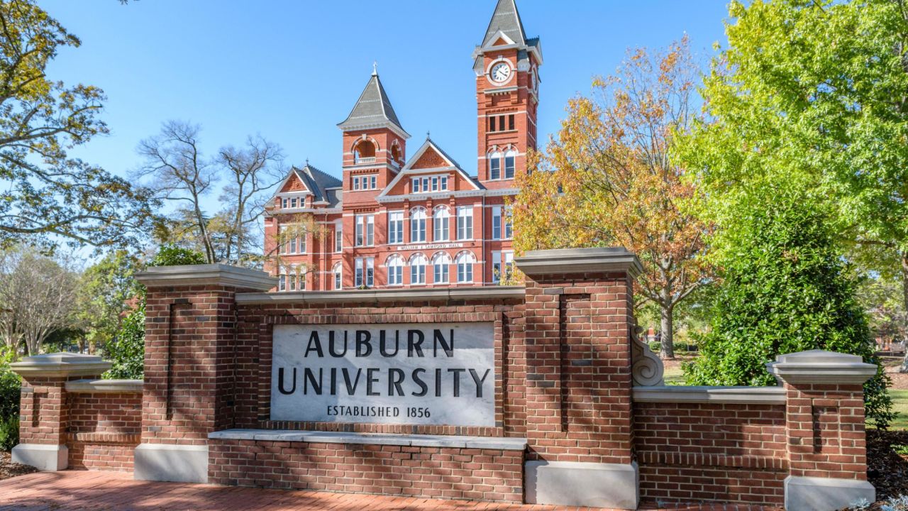 Auburn University is offering prizes to encourage students to get vaccinated.
